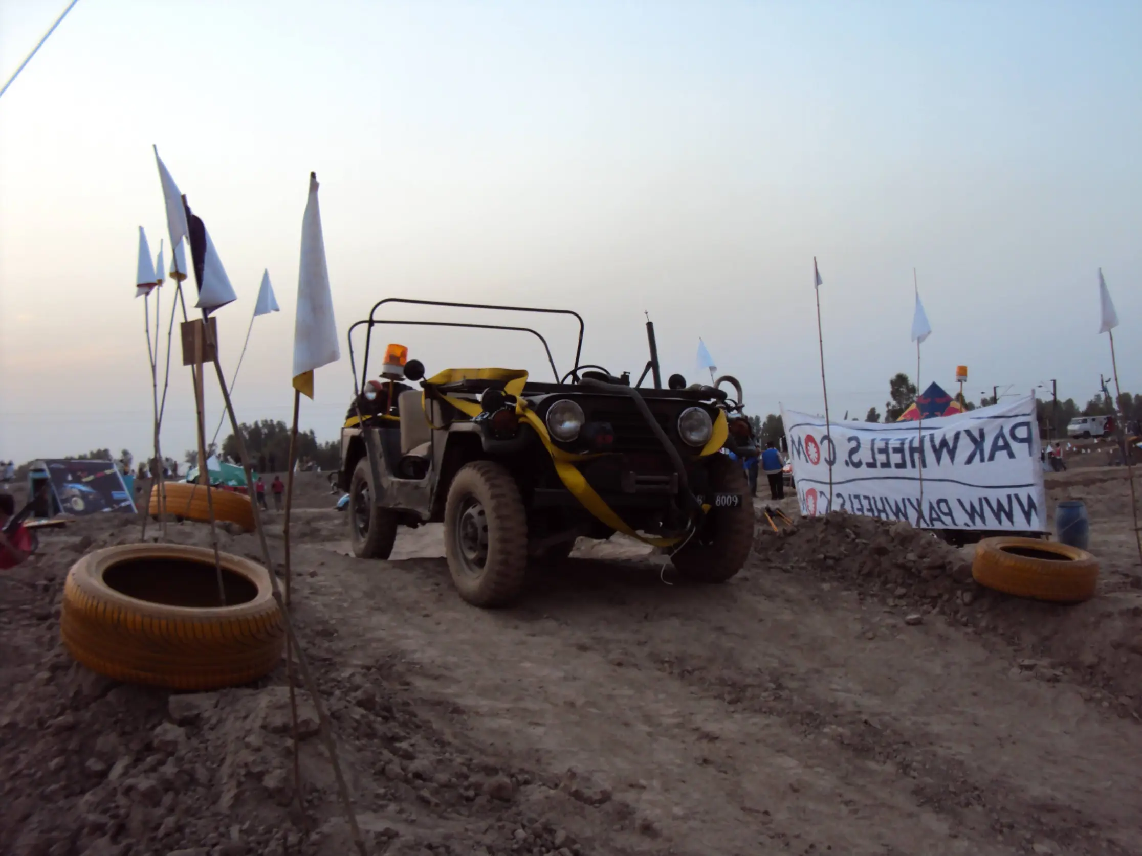 Pakistan's First 4×4 Night Mud Rally 2010 — image 1 of 4